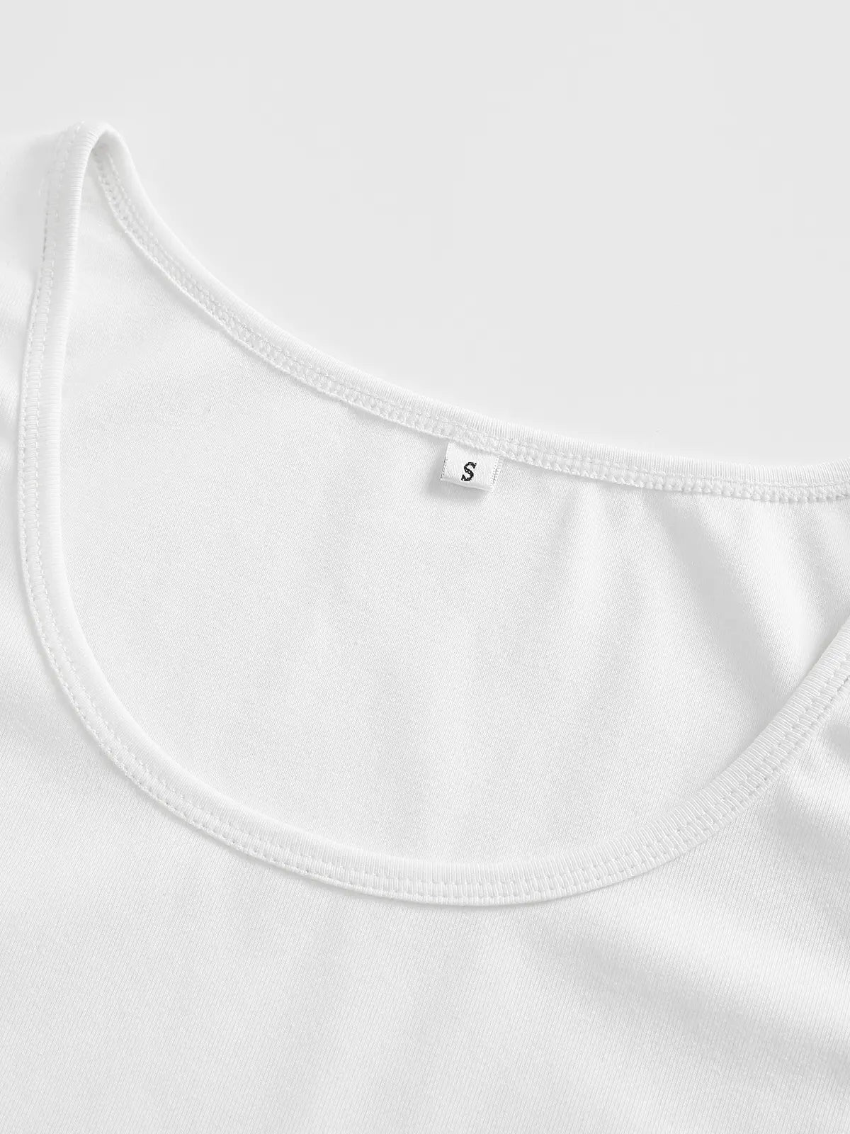 3-Pack Men’s Tank Tops, Men’s Sleeveless T-Shirts, Men’s Cotton Tank Tops Crew neck, simple design; soft, stretchy fabric that feels gentle against the skin and is breathable when worn. Suitable for everyday layering, home wear/sleeping, and workouts/runn
