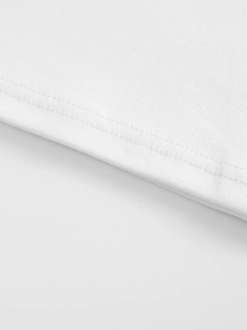 3-Pack Men’s Tank Tops, Men’s Sleeveless T-Shirts, Men’s Cotton Tank Tops Crew neck, simple design; soft, stretchy fabric that feels gentle against the skin and is breathable when worn. Suitable for everyday layering, home wear/sleeping, and workouts/runn