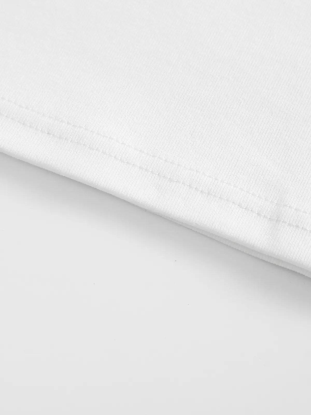 3-Pack Men’s Tank Tops, Men’s Sleeveless T-Shirts, Men’s Cotton Tank Tops Crew neck, simple design; soft, stretchy fabric that feels gentle against the skin and is breathable when worn. Suitable for everyday layering, home wear/sleeping, and workouts/runn