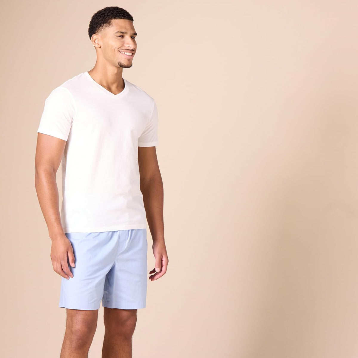 Amazon Essentials Men's Slim Fit V-Neck Undershirt, Breathable Cotton, Pack of 6