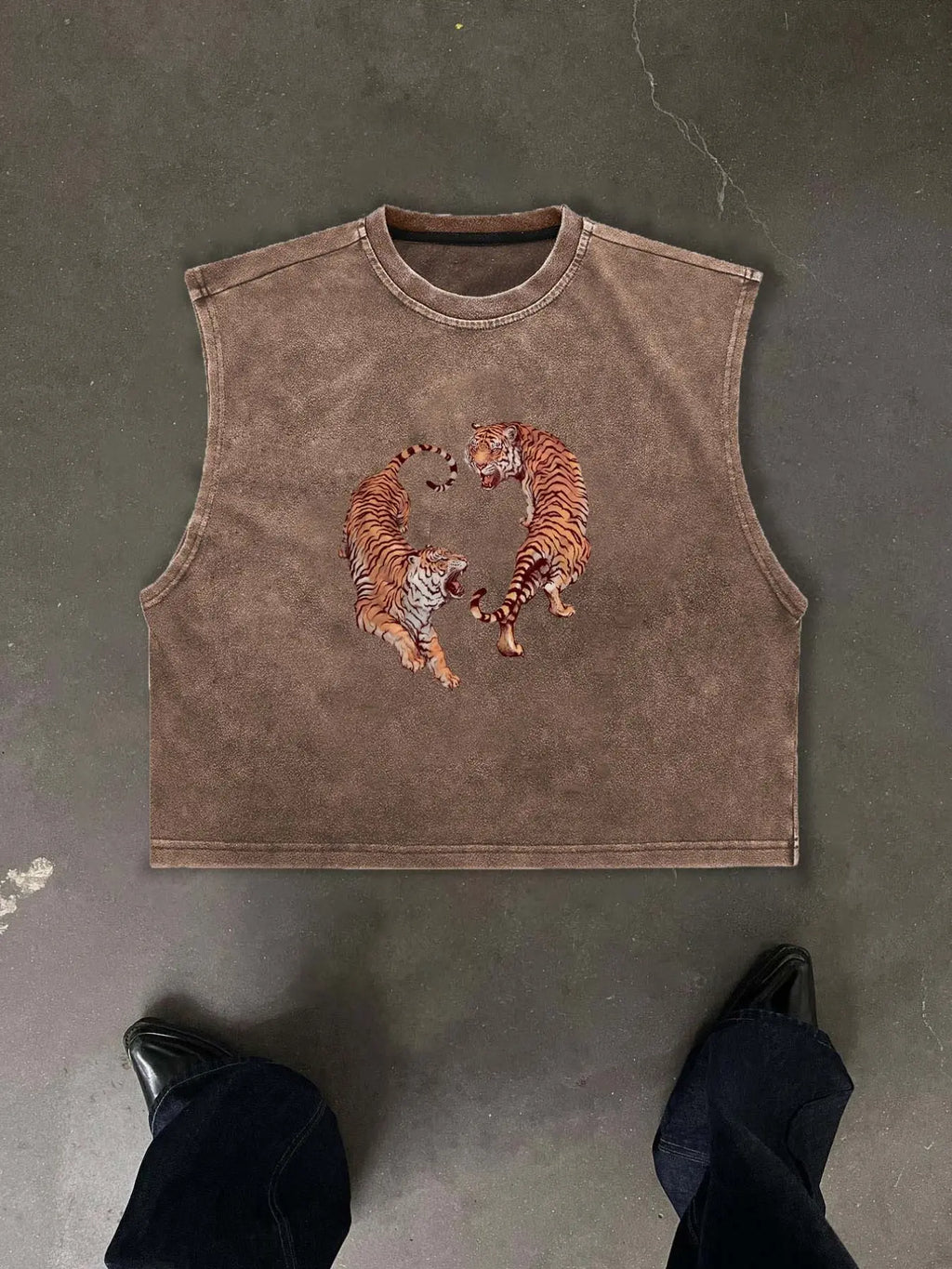 Men's Vintage Washed Animal Tiger Graphic Aesthetic Cropped Urban Street Tank Top, Sleeveless Casual Streetwear, Workout Athletic Muscle Shirt, Sporty Fitted Design, Menswear, Muscle Singlet, Vest Tops