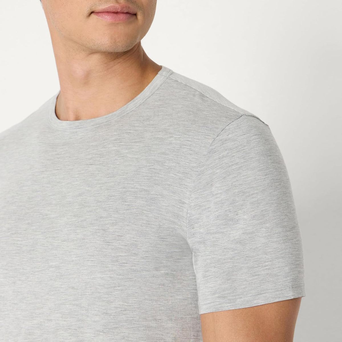 Amazon Essentials Men's Super Soft Lightweight Modal Short-Sleeve Undershirt, Pack of 2