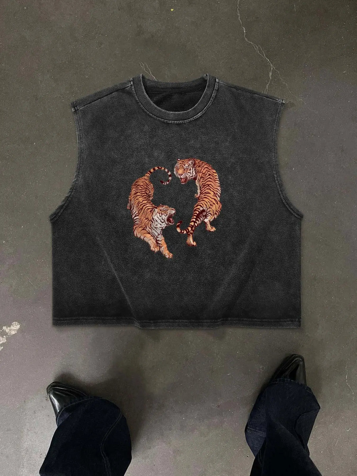 Men's Vintage Washed Animal Tiger Graphic Aesthetic Cropped Urban Street Tank Top, Sleeveless Casual Streetwear, Workout Athletic Muscle Shirt, Sporty Fitted Design, Menswear, Muscle Singlet, Vest Tops