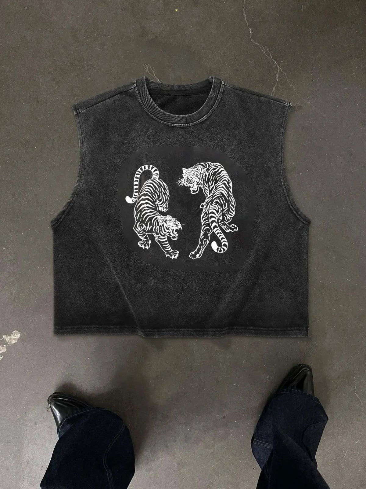 Men's Vintage Washed Animal Tiger Graphic Aesthetic Cropped Urban Street Tank Top, Sleeveless Casual Streetwear, Workout Athletic Muscle Shirt, Sporty Fitted Design, Menswear, Muscle Singlet, Vest Tops